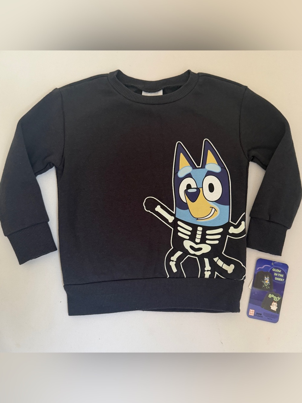Bluey Halloween Glow In The Dark Sweatshirt Toddler 2T NWT - Picture 2 of 9